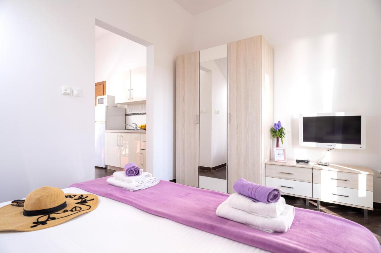 Fio - Hvar Apartma
