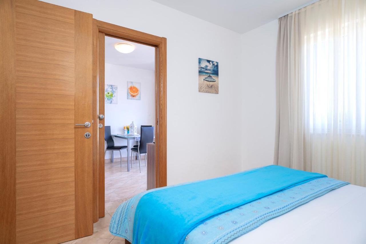 Apartma Fio - Hvar