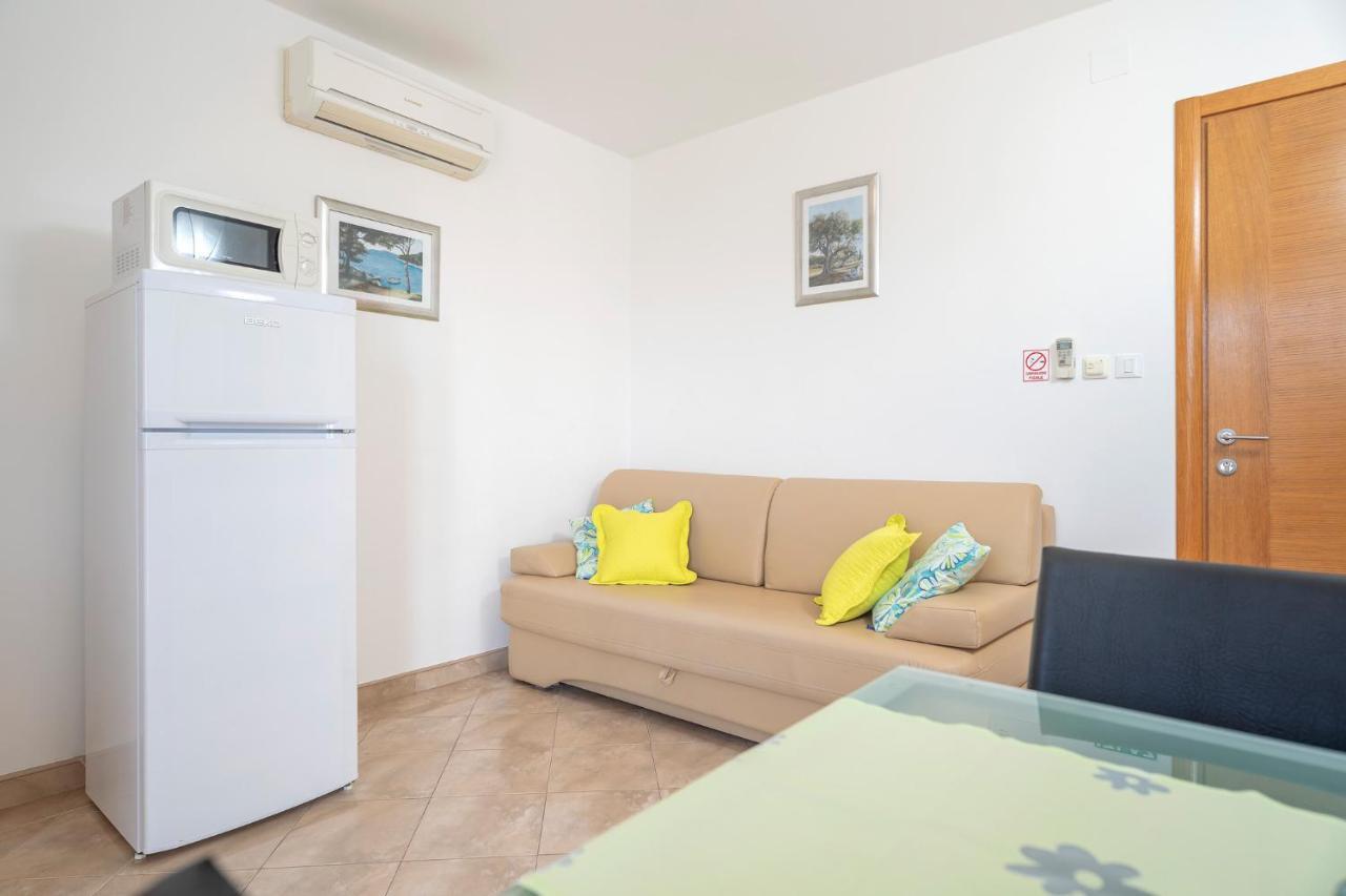 Fio - Hvar Apartma