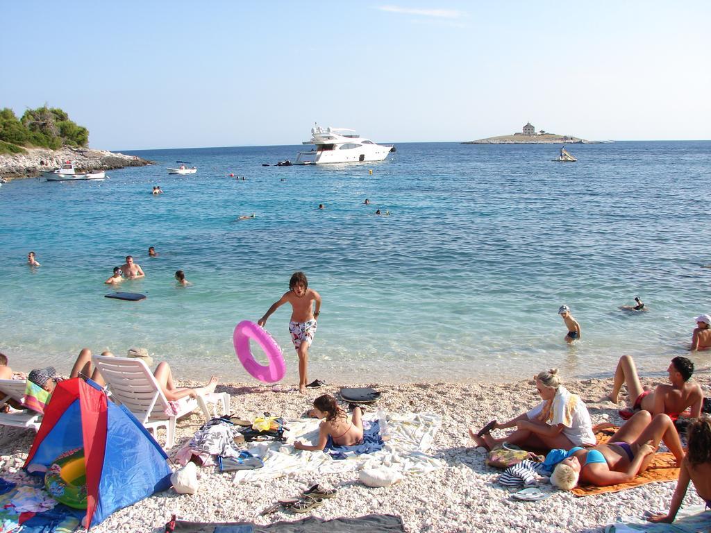 Fio - Hvar